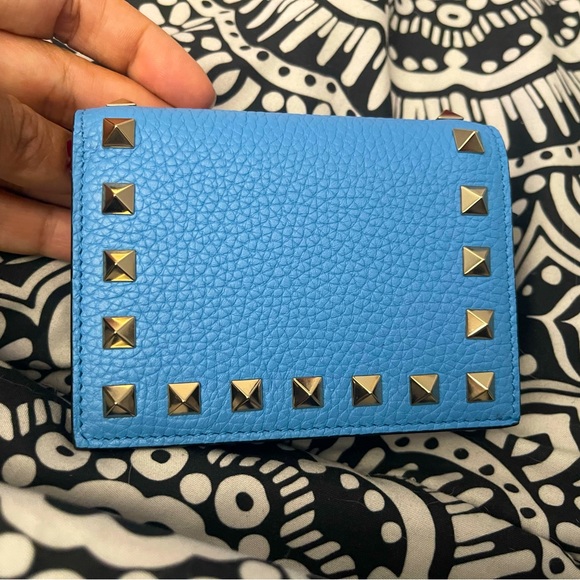 BNWT Valentino Rock stud wallet in 097 Denim. - Picture 1 of 16
